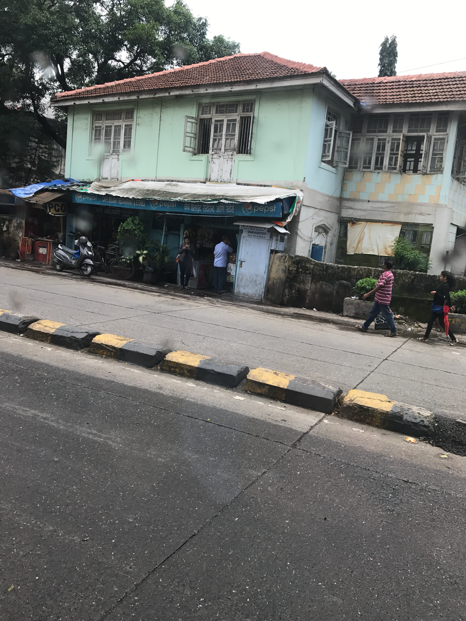 The story of a cheese omelette bun in a cafe that time forgot… Cafe Delight, Bandra