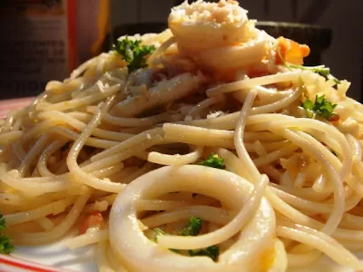 Of happy endings … spaghetti aglio olio with squids