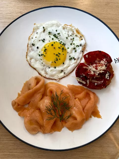 Evergreen breakfasts at the new look Smoke House Deli, Bandra