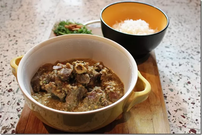 Forage food… Low Oil, Low Effort, One Pot Mutton in Almond & Coriander Sauce
