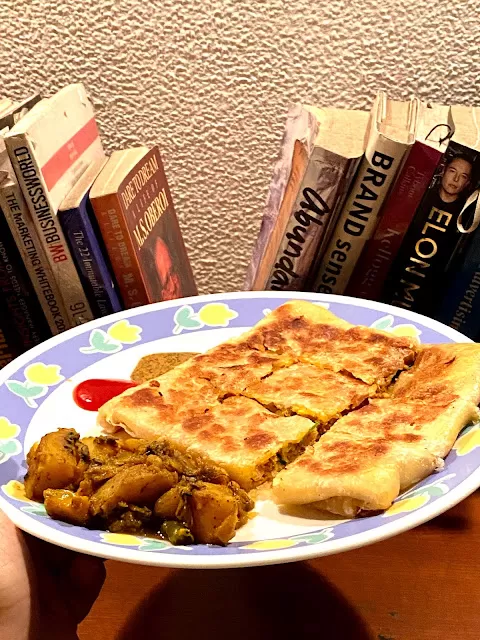 How to eat a moghlai paratha. The Kolkata street-corner snack of champions.