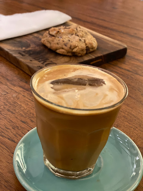 Of cortados and cookies and of being in love.