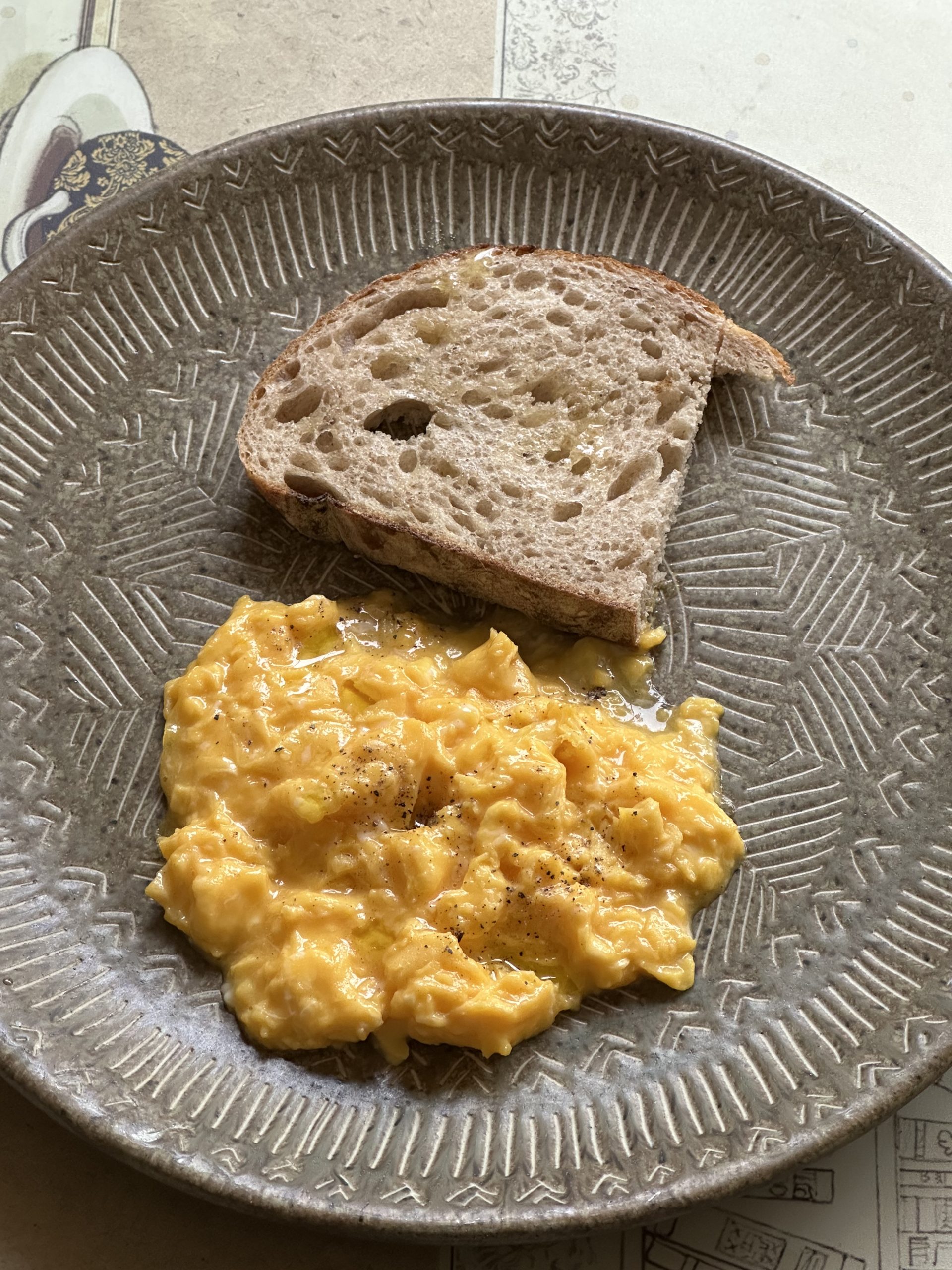 Professional versus homemade scrambled eggs
