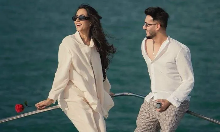 Yatch Pre Wedding Photoshoot