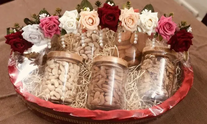 Dry fruit gift hamper