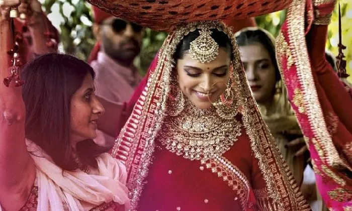deepika-padukones-classic-red-bridal-era (2)