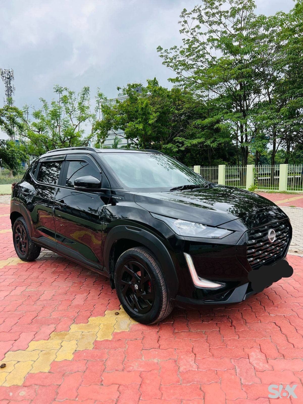 NISSIAN Magnite kuro-edition-10-petrol-mt Used cars in Model-magnite