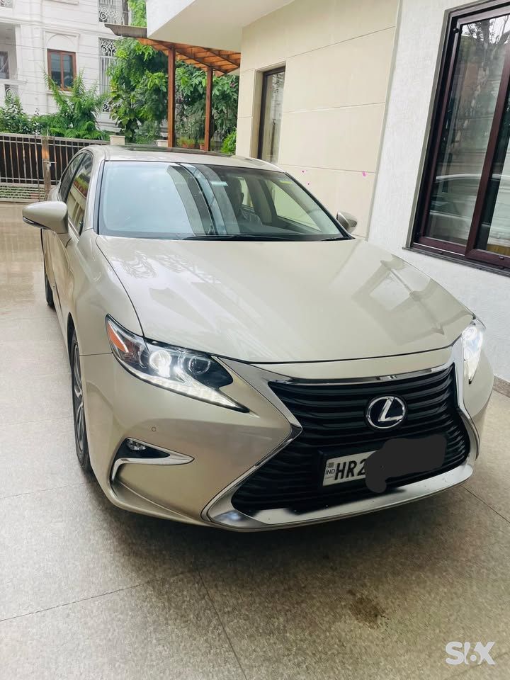 LEXUS ES 300h Used cars in Fueltype-hybrid