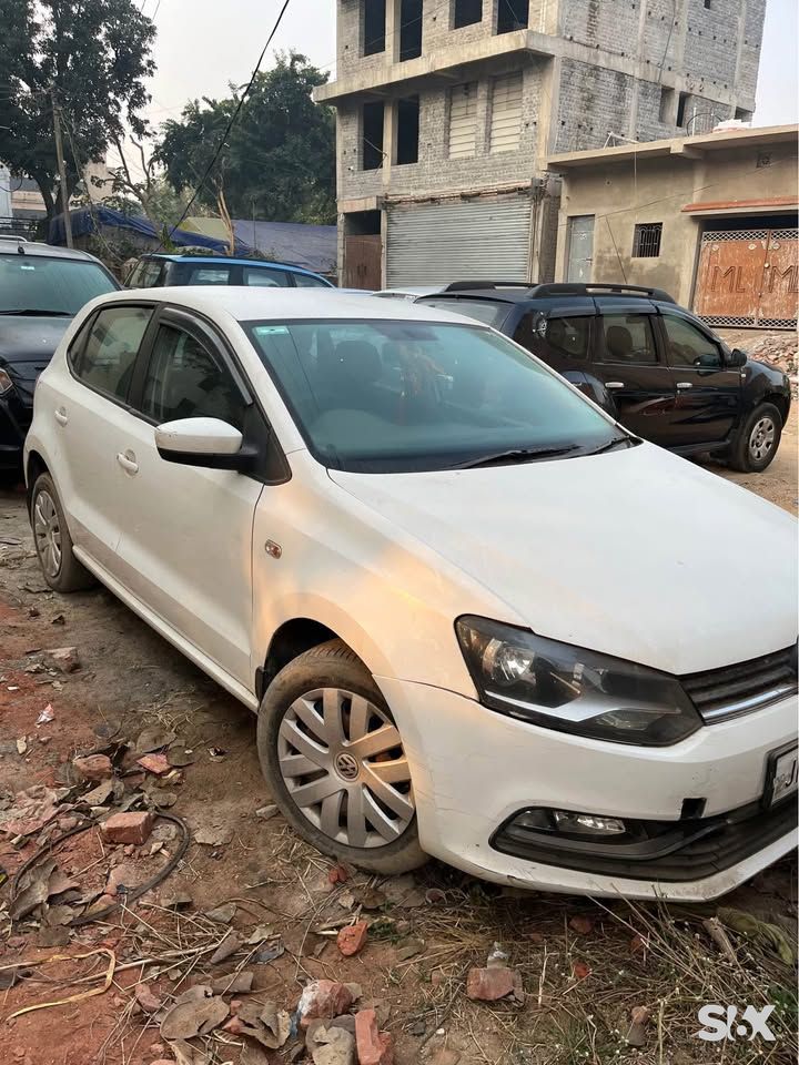 VOLKSWAGEN Polo 10-highline-plus-tsi Used cars in Under-4-lakh