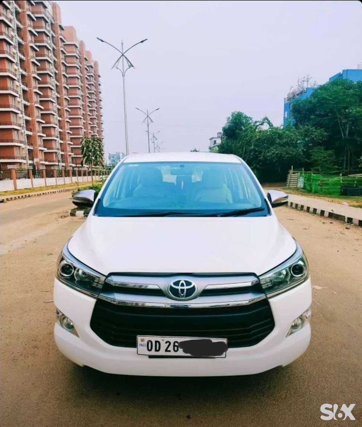 Toyota Innova Crysta 24-v-8-str Used cars in Brand-toyota