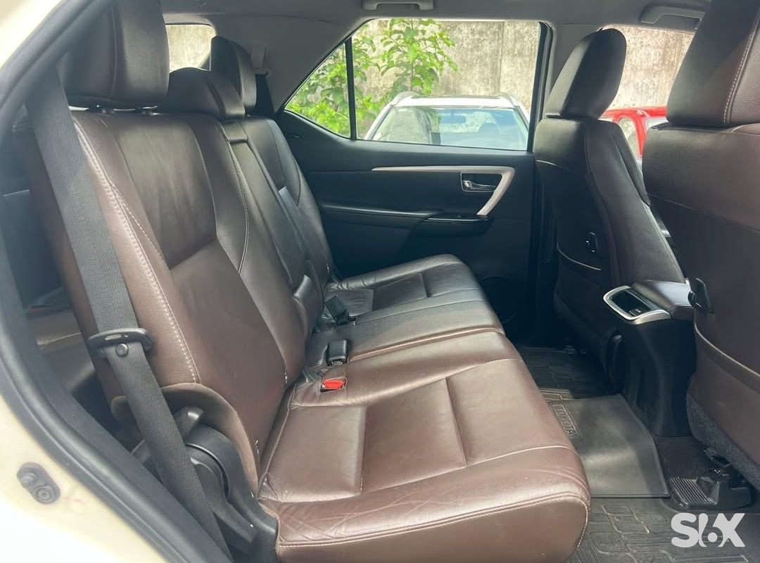 Toyota Fortuner 28-legender-4x2 Used cars in Model-fortuner