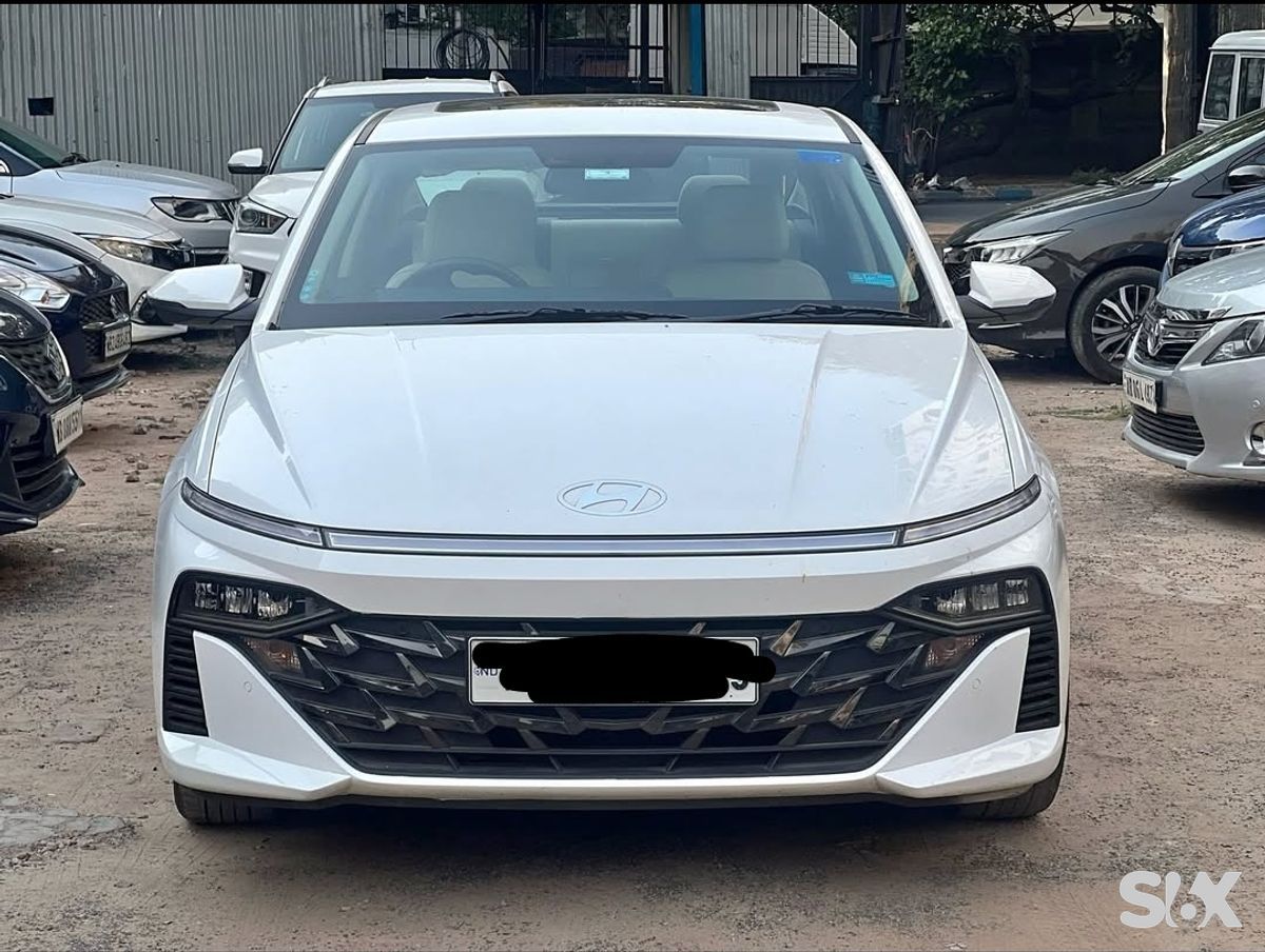 Hyundai Verna 15-mpi-mt-sx-o Used cars in Model-verna