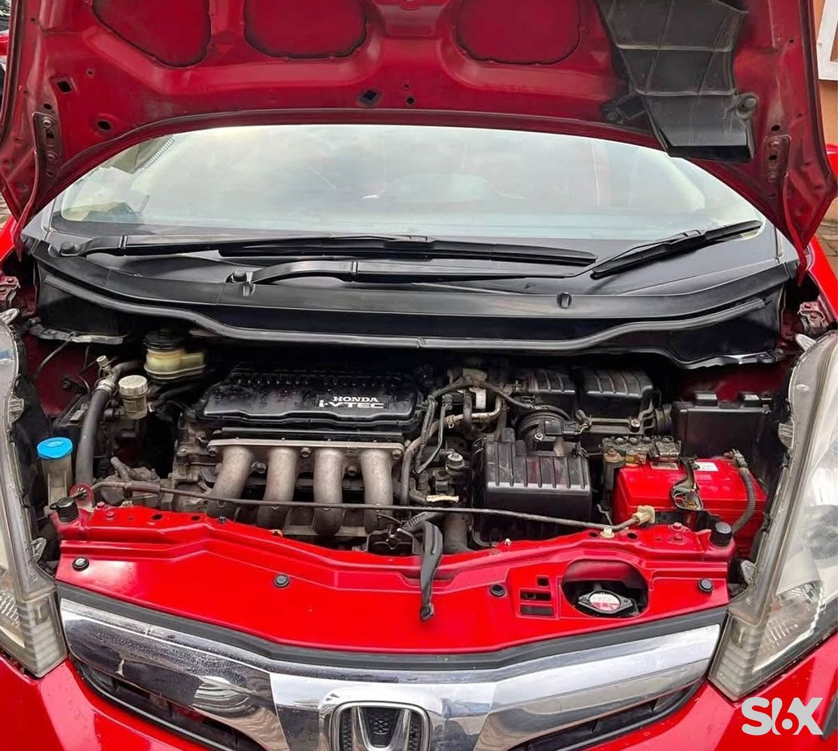 Honda Jazz s-mt-i-vtec Used cars in Model-jazz