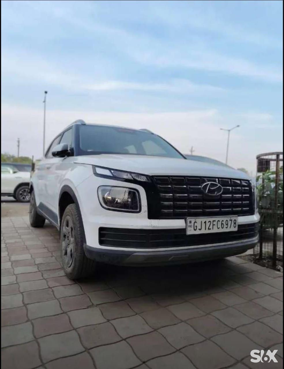 Hyundai Venue sx-mt Used cars in Model-venue