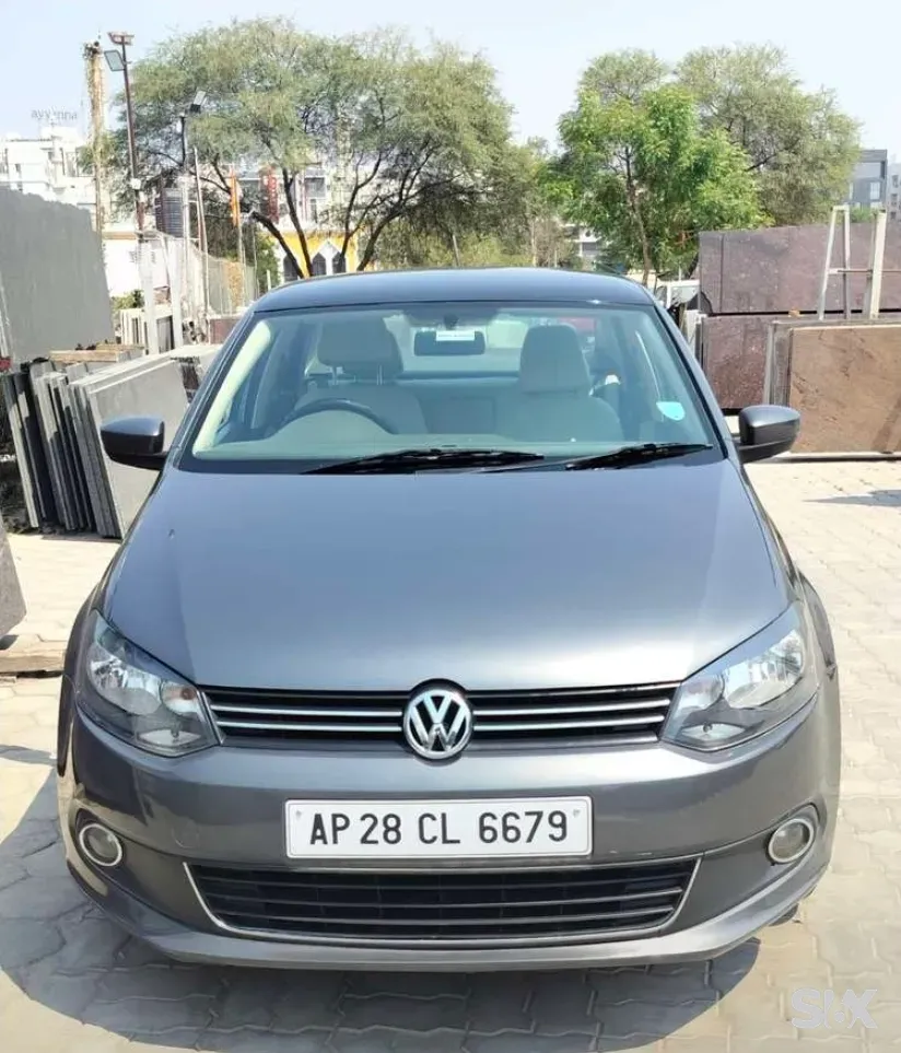 VOLKSWAGEN VENTO 2013-2015-16-konekt-highline Used cars in Under-4-lakh