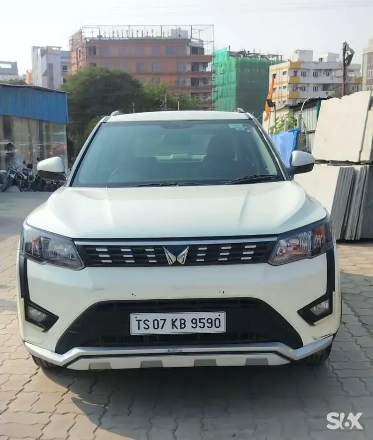 Mahindra XUV300 15-w6-diesel Used cars in Under-75-lakh