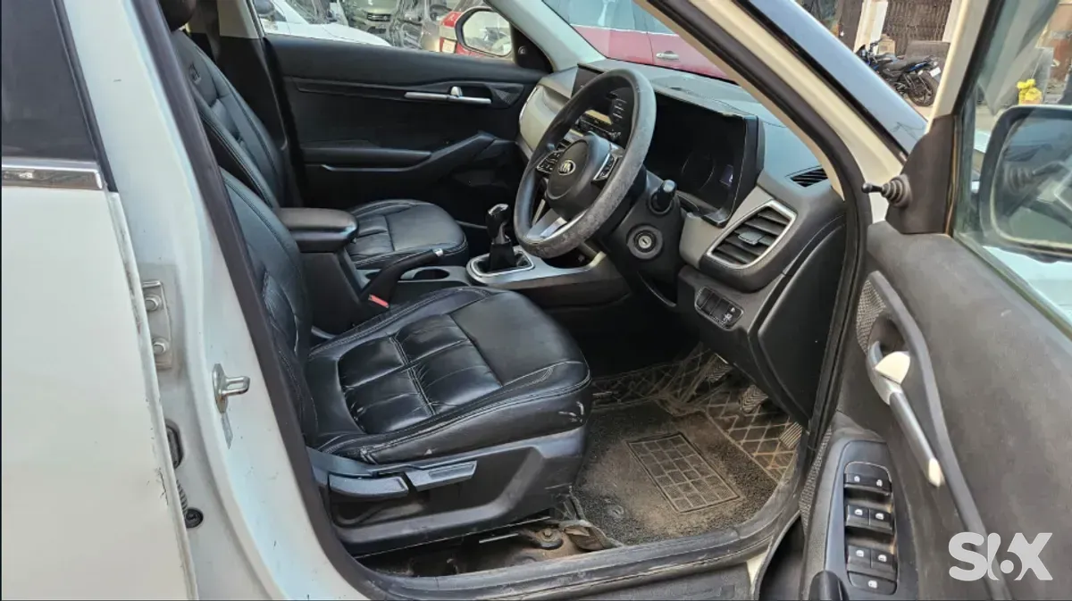 Kia Seltos 15-htk-petrol Used cars in Kanpur