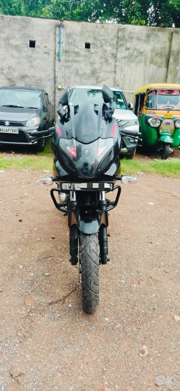 Bajaj Pulsar 220F 2015 Used bikes in India