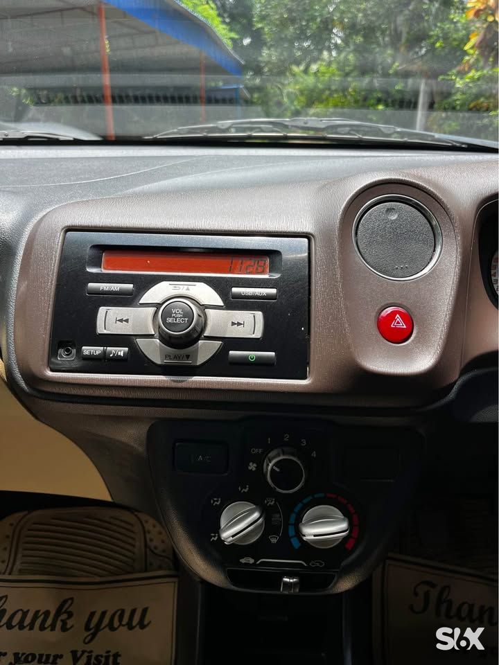 Honda Brio 2011-2013-12-s-mt Used cars in Model-brio