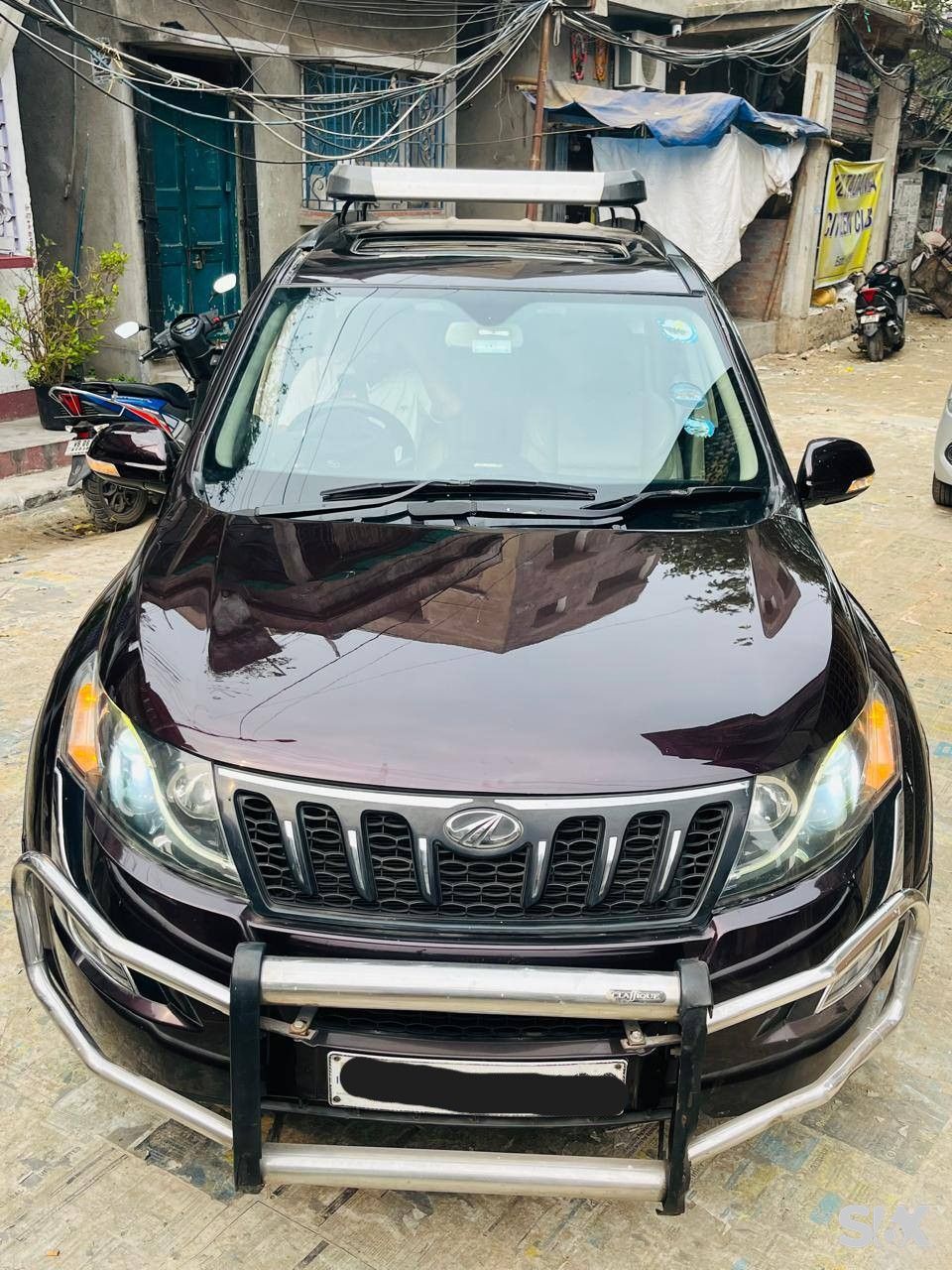 Mahindra XUV500 199-w10-fwd-at Used cars in Brand-mahindra