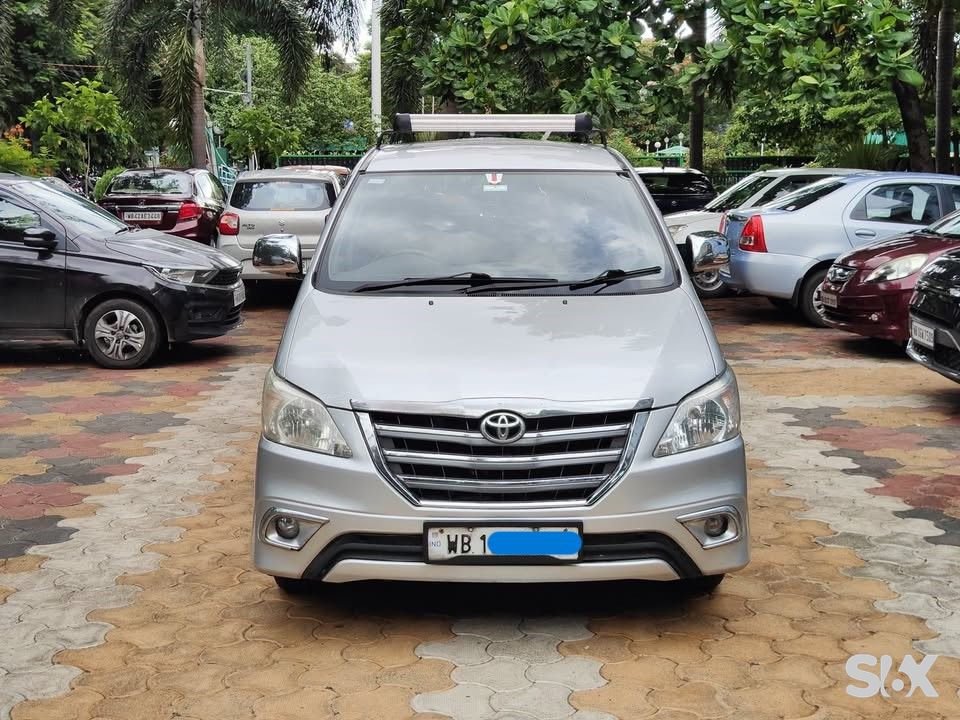 Toyota Innova standard Used cars in Model-innova