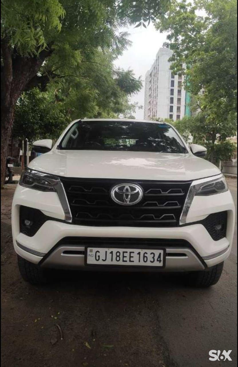 Toyota Fortuner 2021-ongoing-28-2wd-diesel-mt Used cars in Model-fortuner