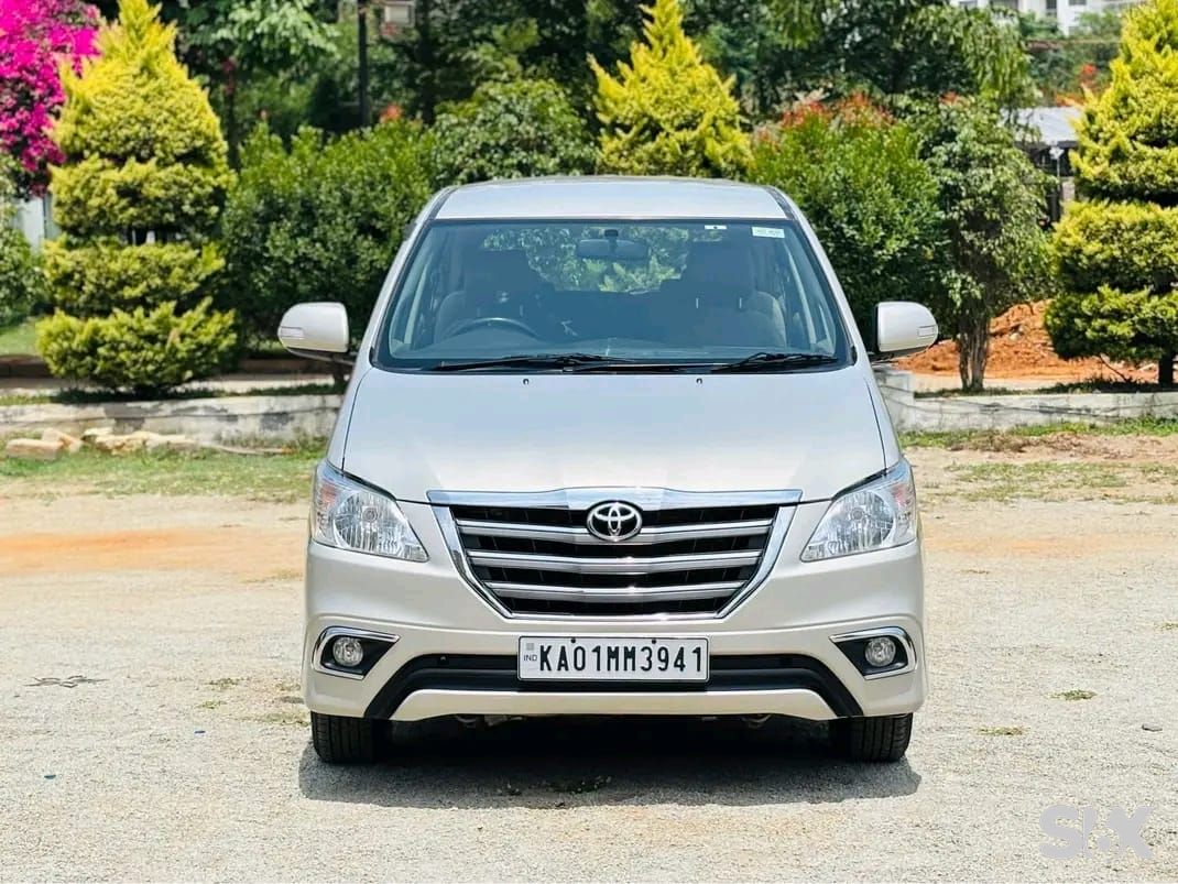 Toyota Innova 25-v Used cars in Model-innova